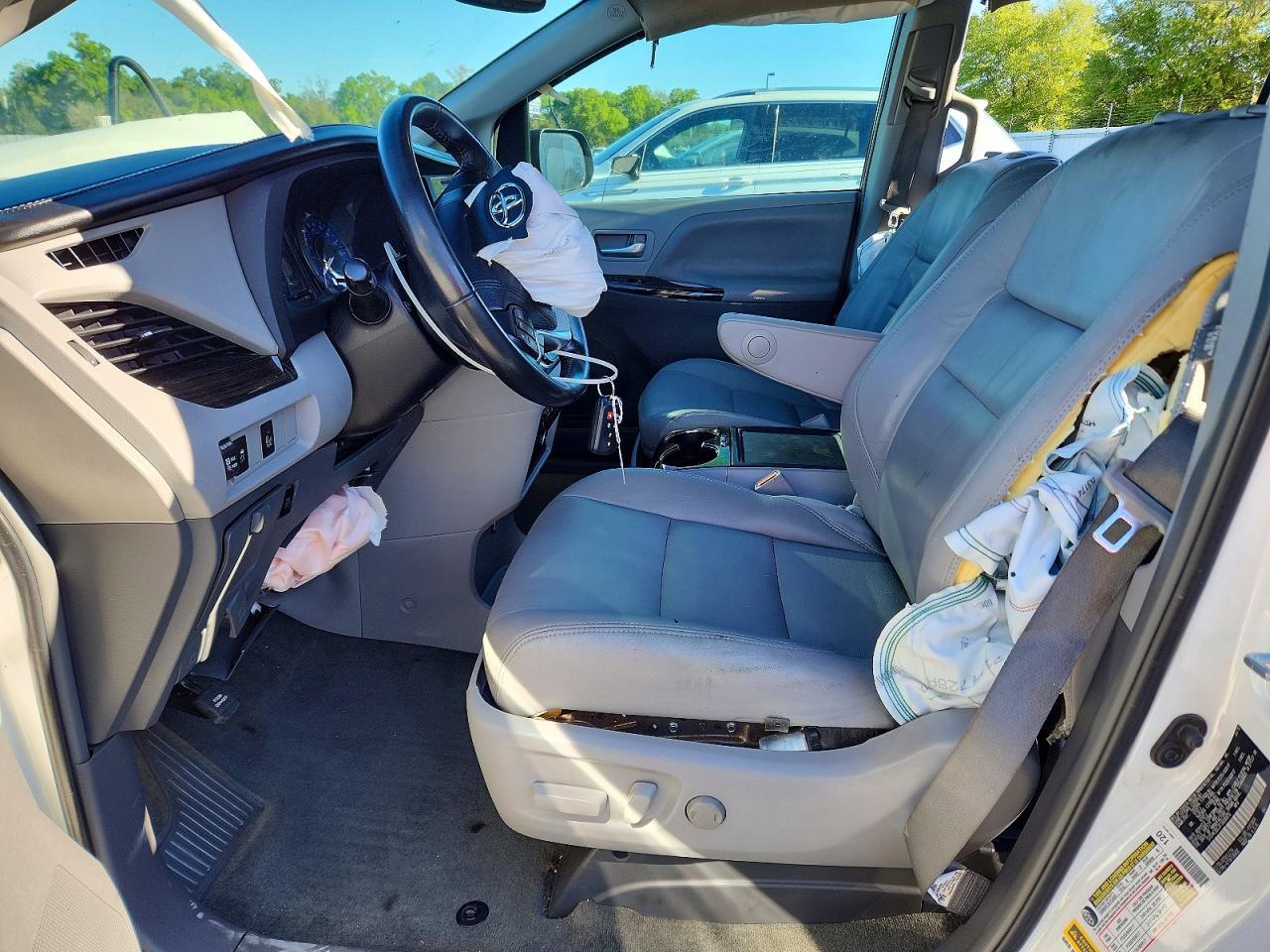 2015 Toyota Sienna Xle 8-Passenger - Фото 7