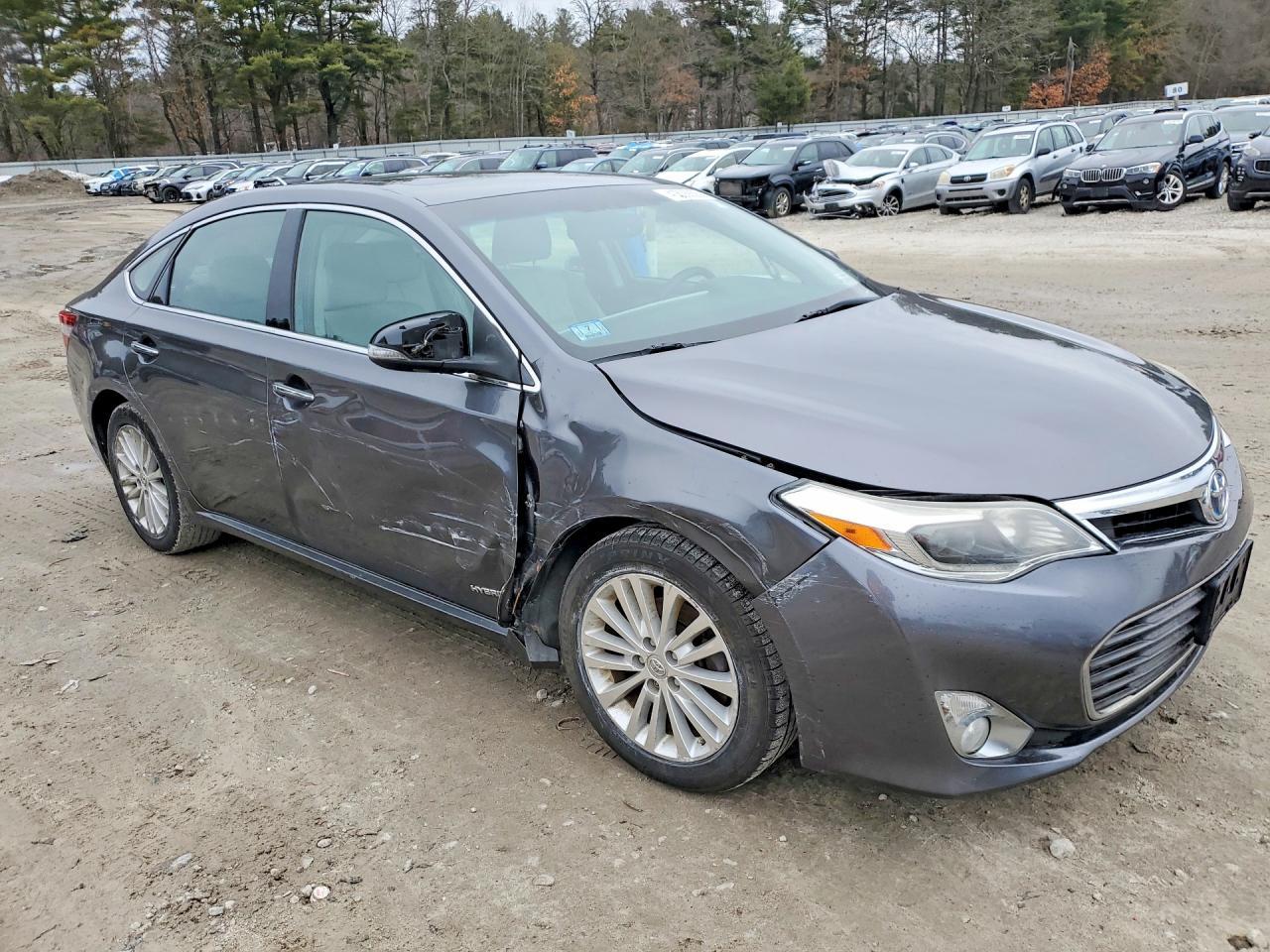2014 Toyota Avalon Hybrid Limited - Image 4