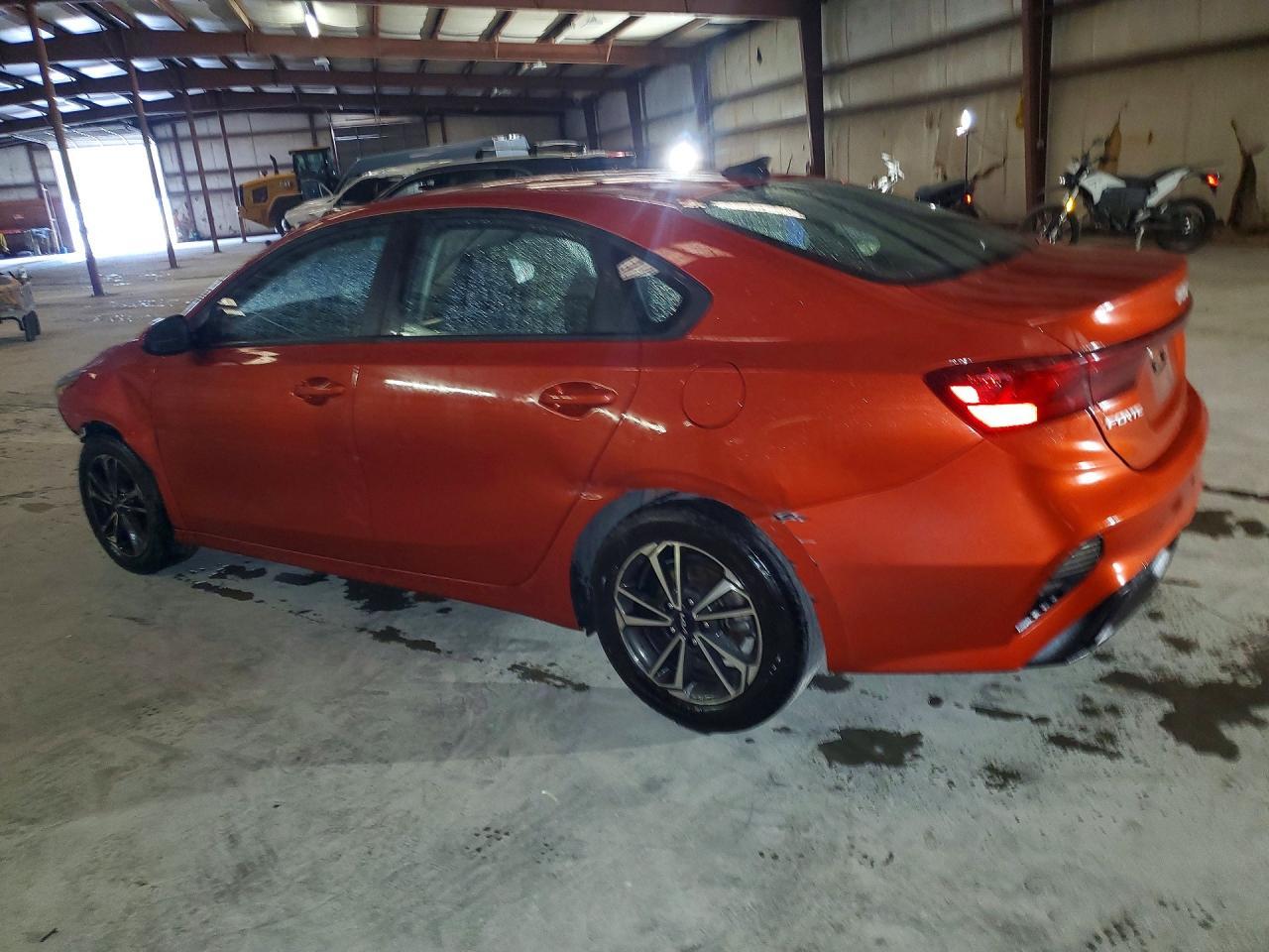 2023 Kia Forte Lxs - Image 2