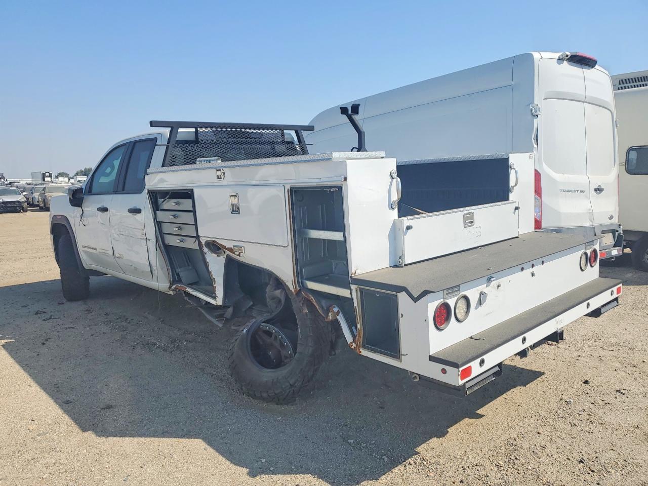 2022 GMC Sierra C2500 Heavy Duty - Image 2