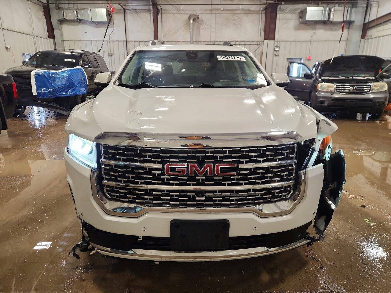 2021 GMC Acadia Denali - Фото 5