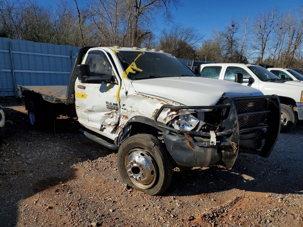 2016 Ram 4500 Flatbed Truck - Фото 4