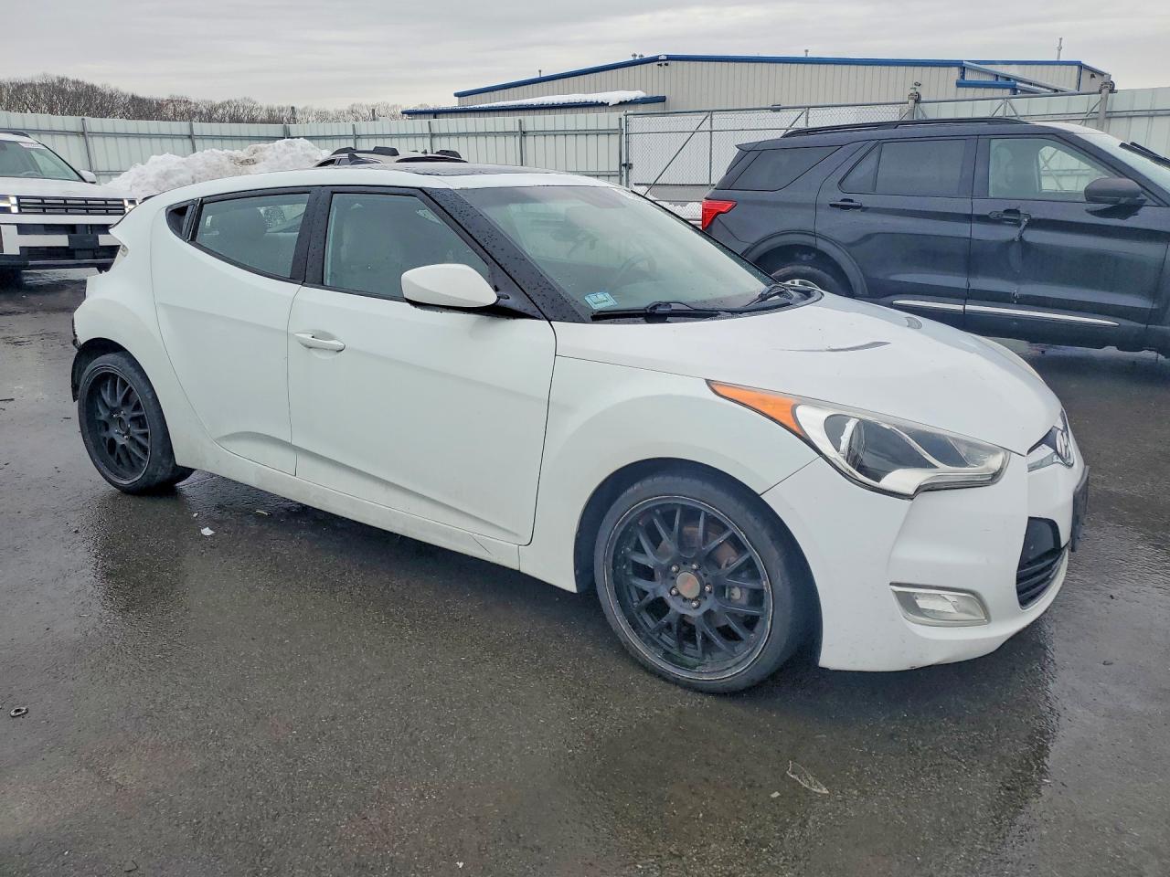 2013 Hyundai Veloster Base - Фото 4