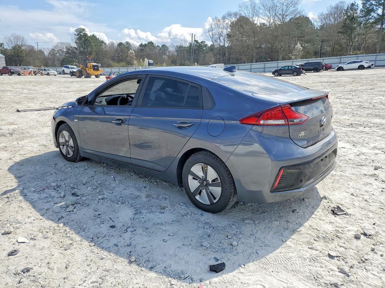 2017 Hyundai Ioniq - Фото 2