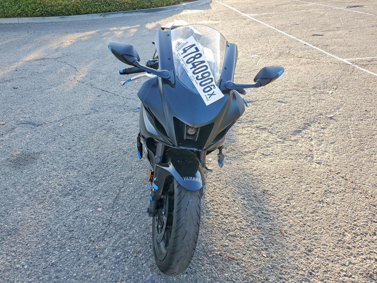 2025 Yamaha Yzfr7 - Image 2