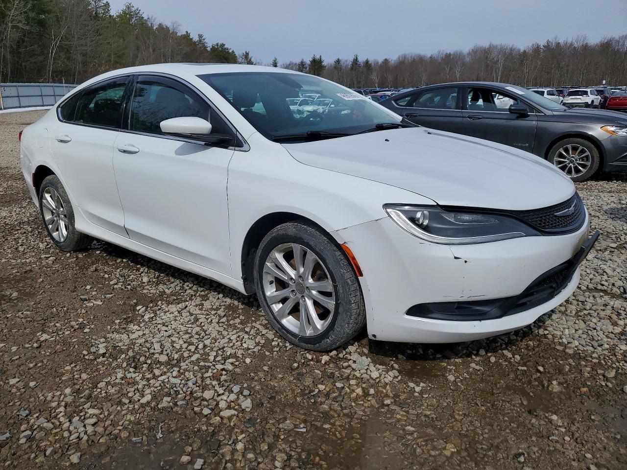 2015 Chrysler 200 Limited - Image 4