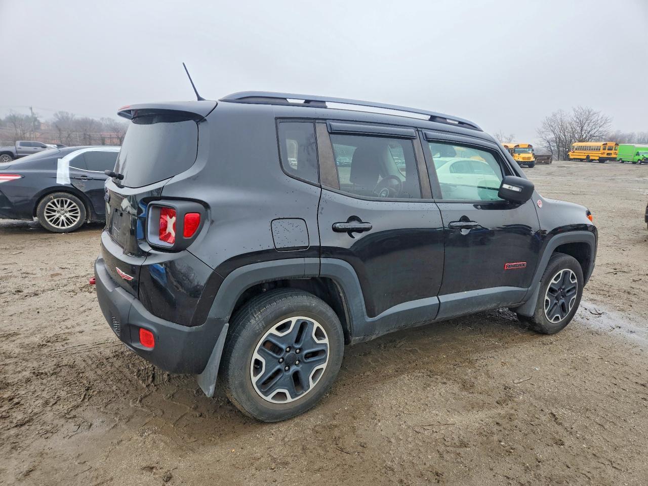 2015 Jeep Renegade - Image 3