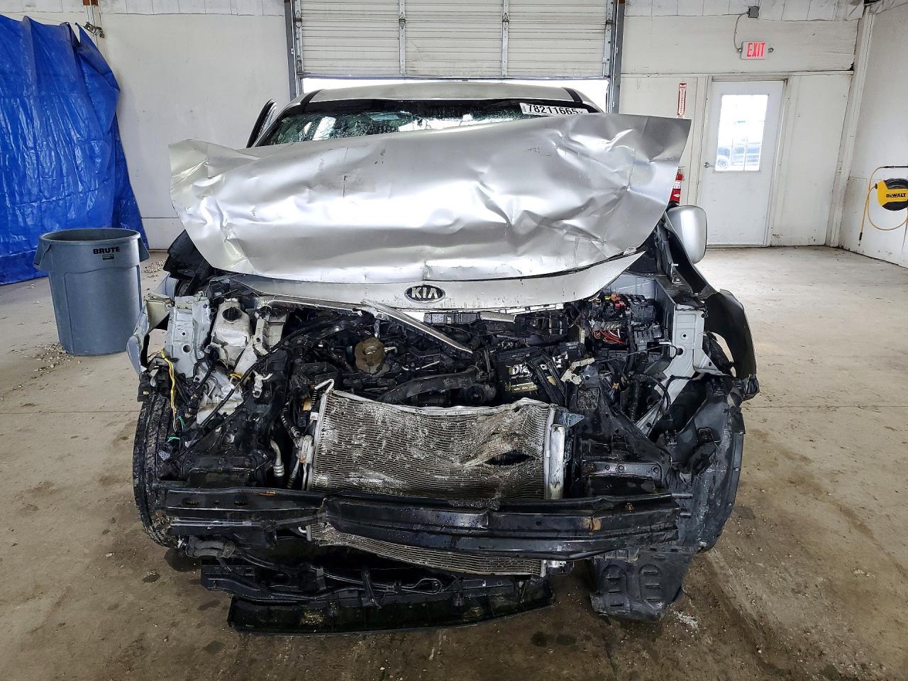 2016 Kia Sedona L - Фото 5