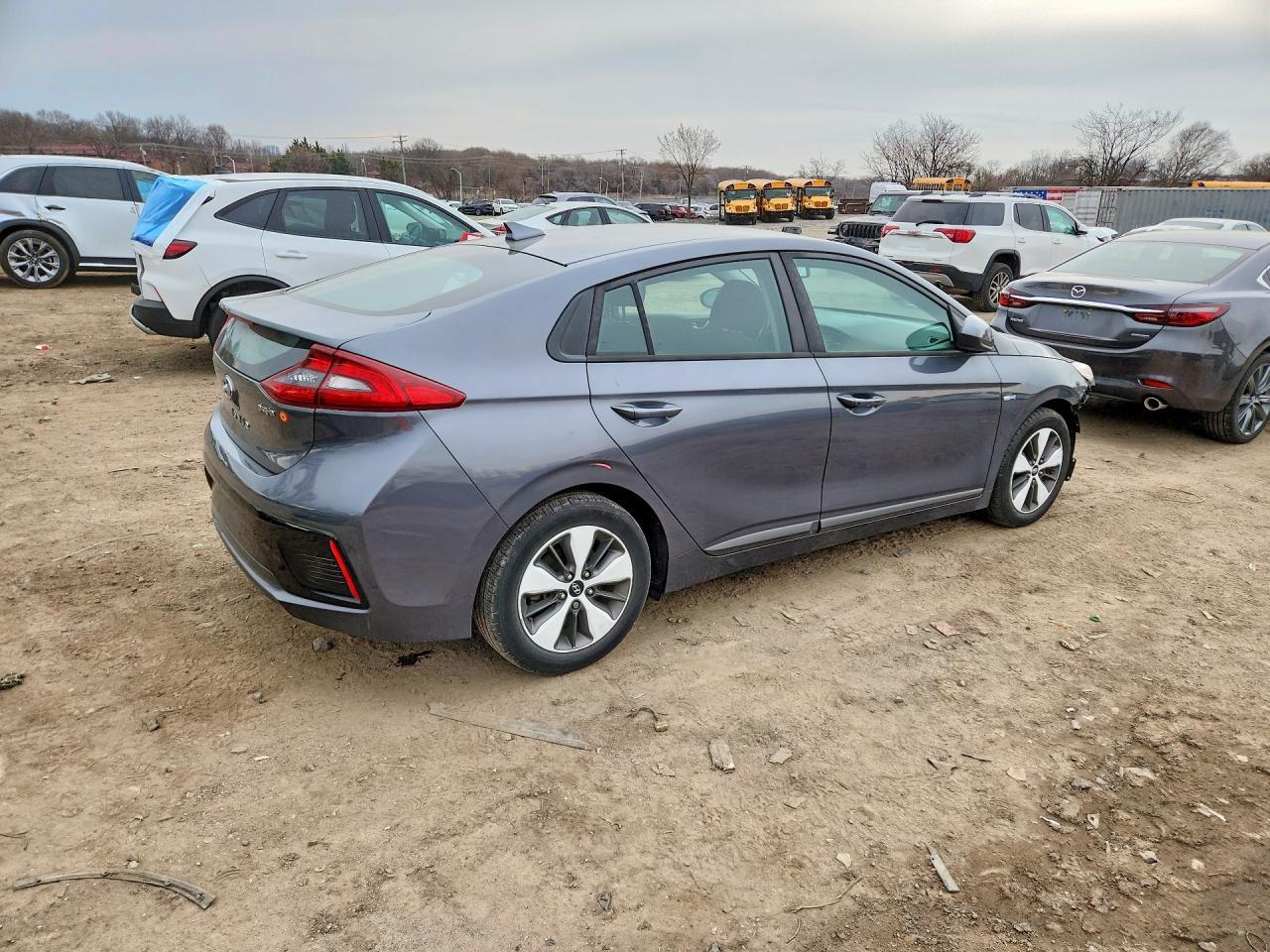 2019 Hyundai Ioniq Plug-In Hybrid Base - Image 3