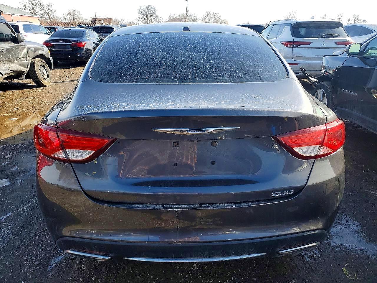2016 Chrysler 200 Limited - Image 6