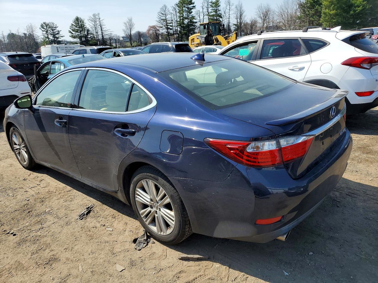 2015 Lexus Es 350 Base - Image 2