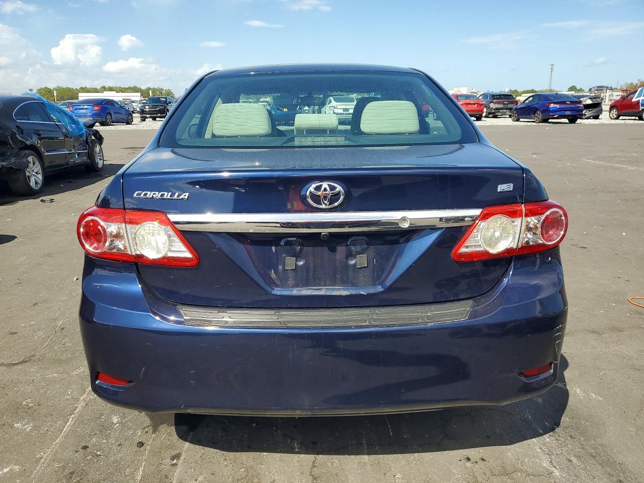 2013 Toyota Corolla Le - Фото 6