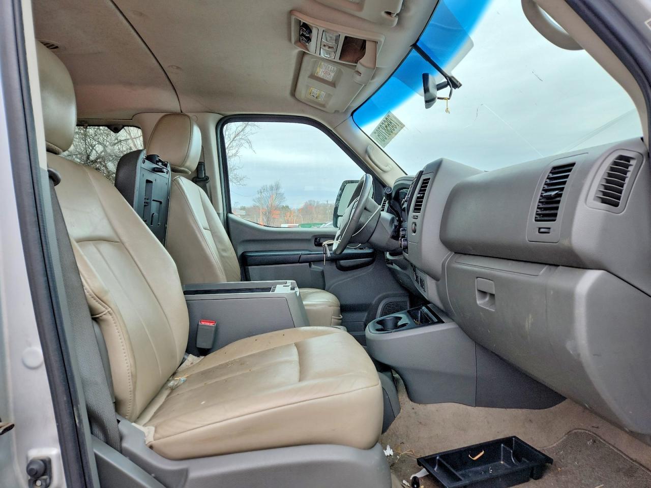 2016 Nissan Nvp 3500 Hd Sl Passenger Van - Фото 5