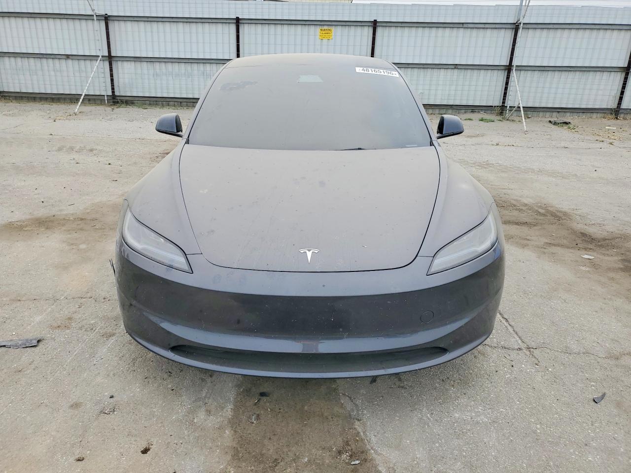 2025 Tesla Model 3 - Image 5