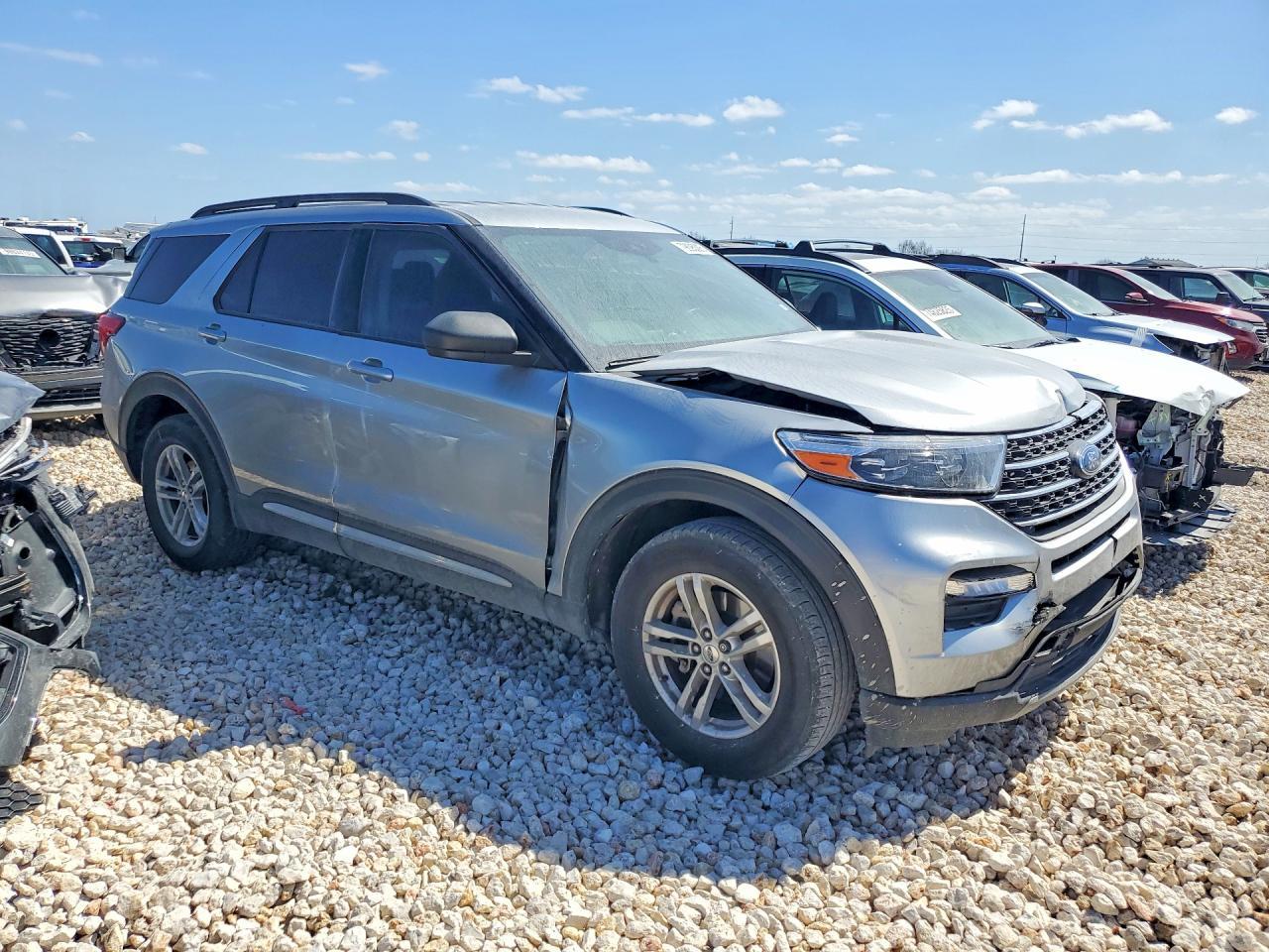 2023 Ford Explorer X - Image 4