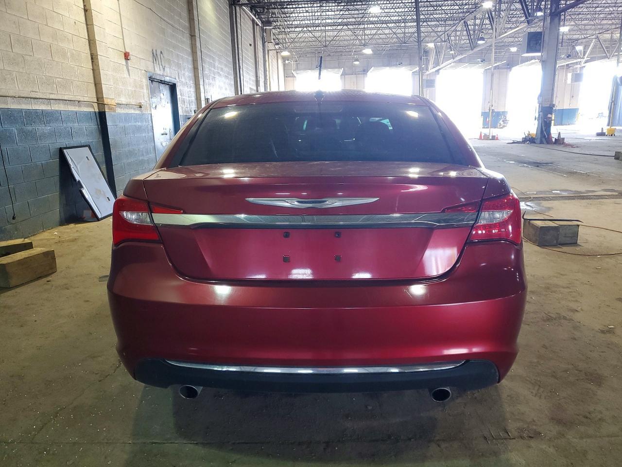 2014 Chrysler 200 Limited - Фото 6