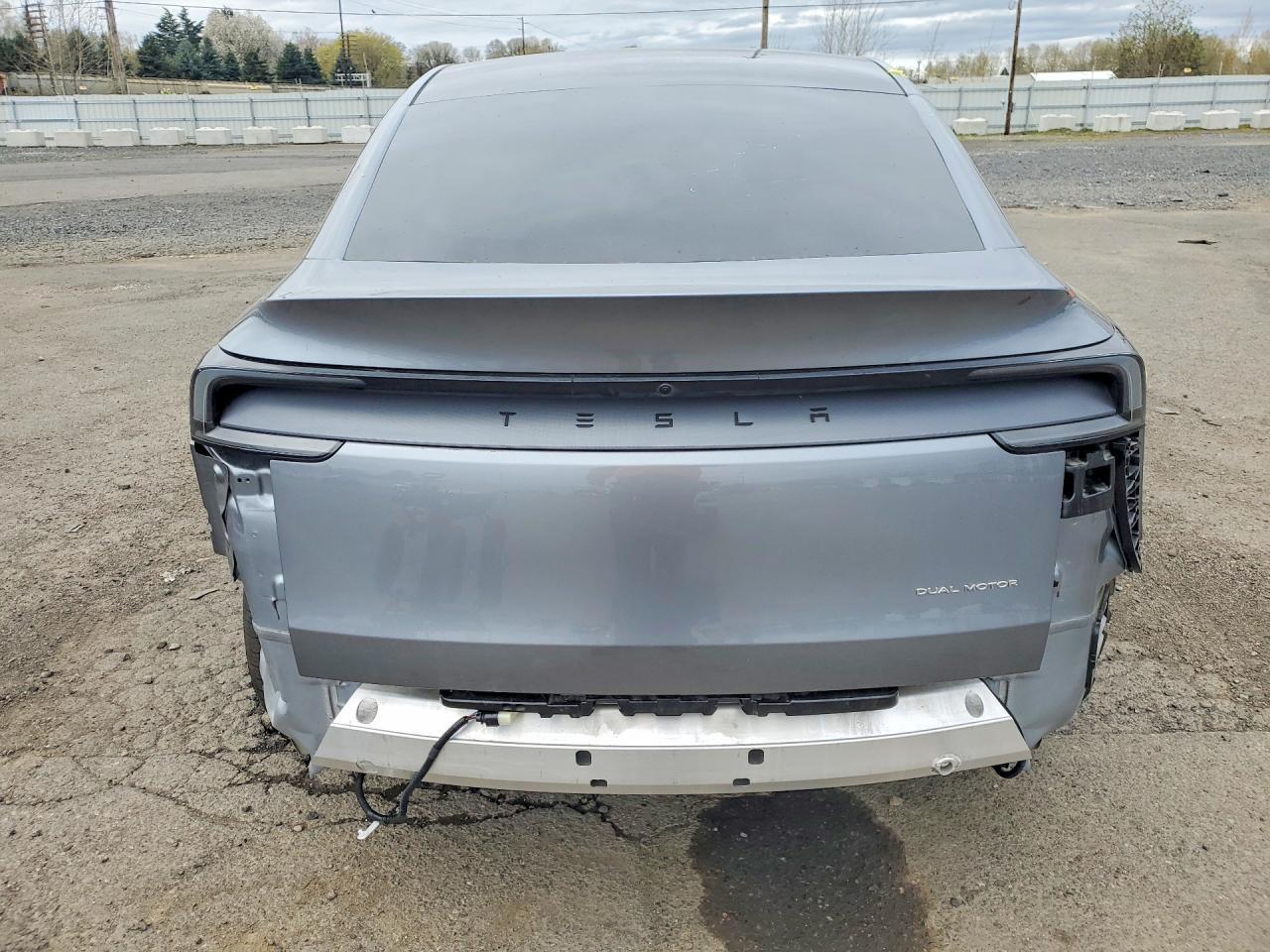 2026 Tesla Model Y - Фото 6
