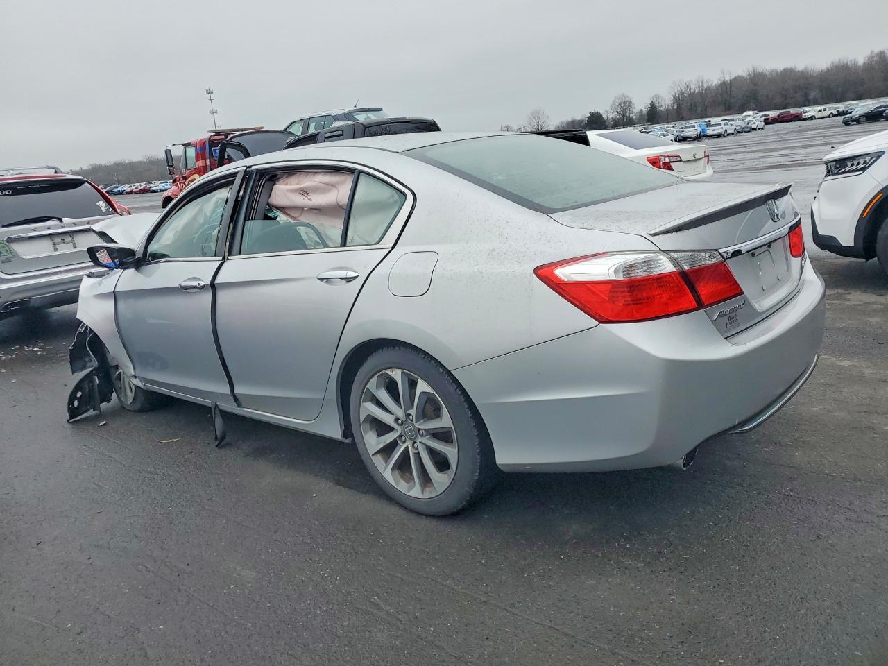 2014 Honda Accord Sport - Image 2