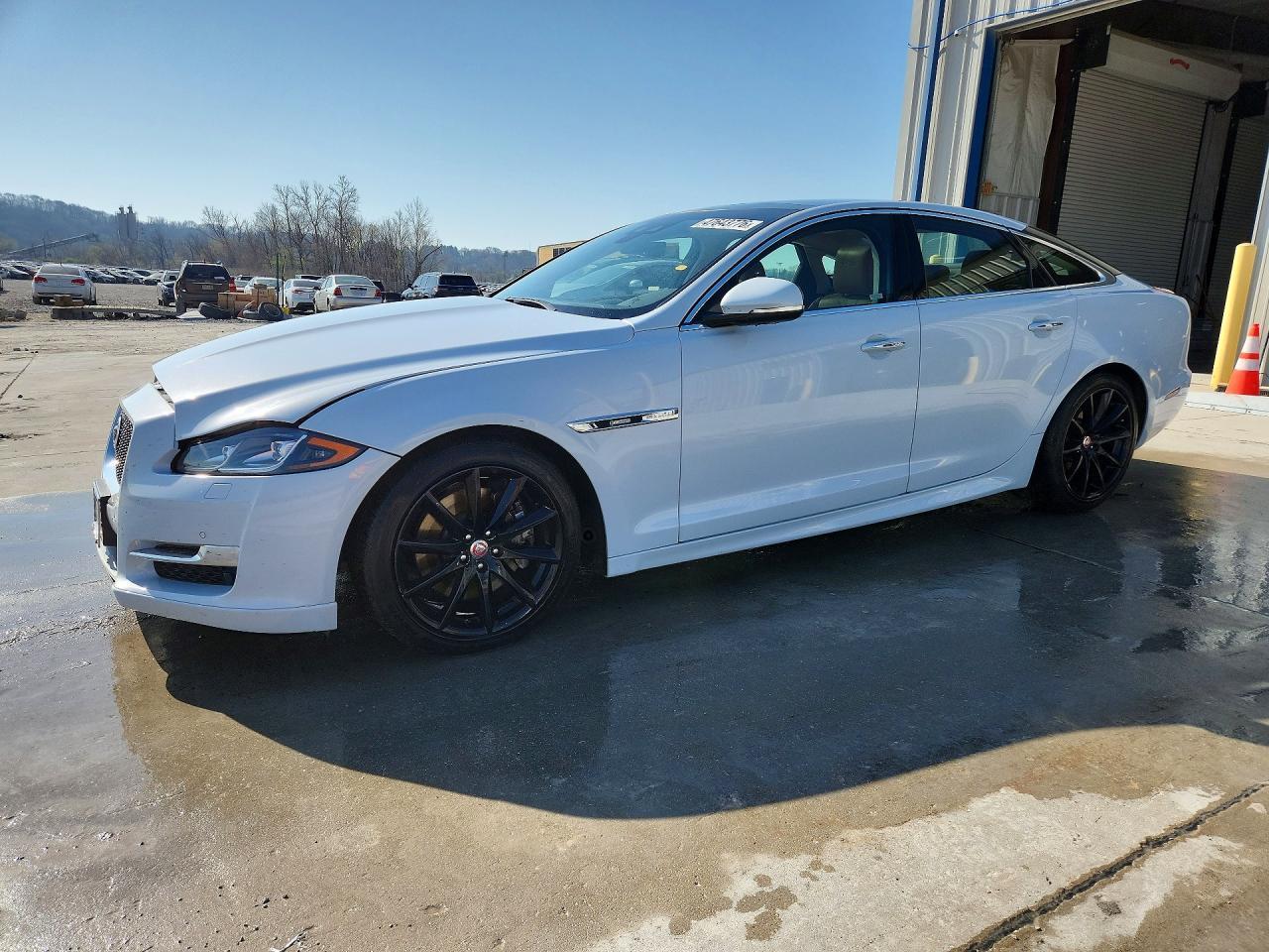2019 Jaguar Xj R - Sport