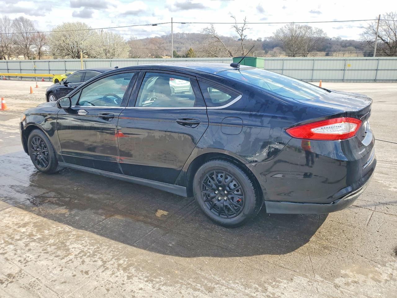 2013 Ford Fusion S - Фото 2