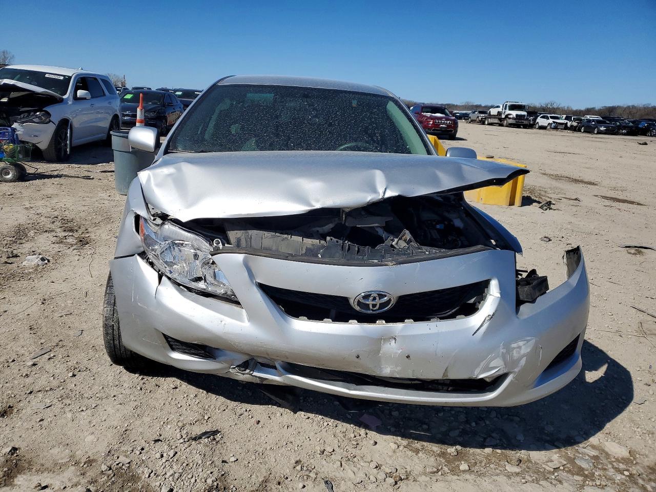 2010 Toyota Corolla Le - Image 5