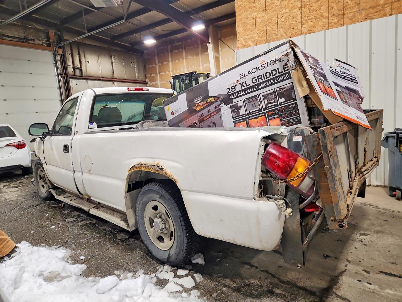 2001 GMC New Sierra C1500 - Фото 2