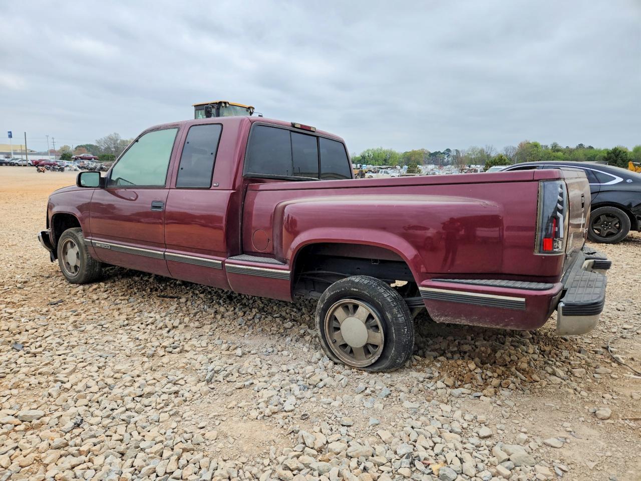 1997 GMC Sierra C1500 - Image 2