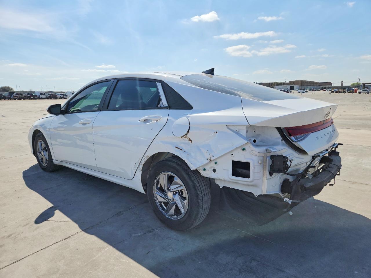 2024 Hyundai Elantra Se - Фото 2