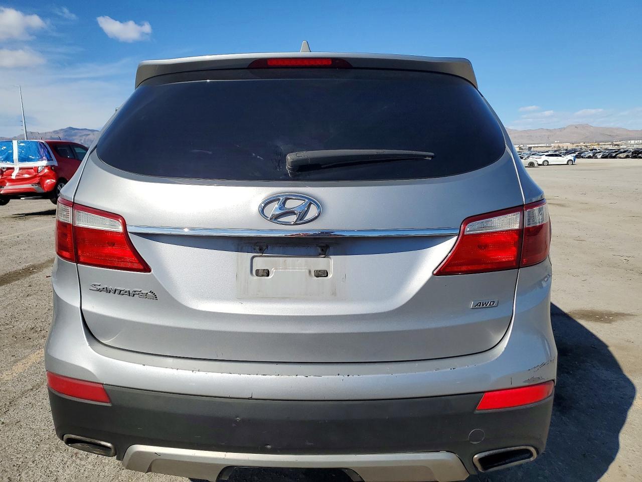 2013 Hyundai Santa Fe Gls - Image 6
