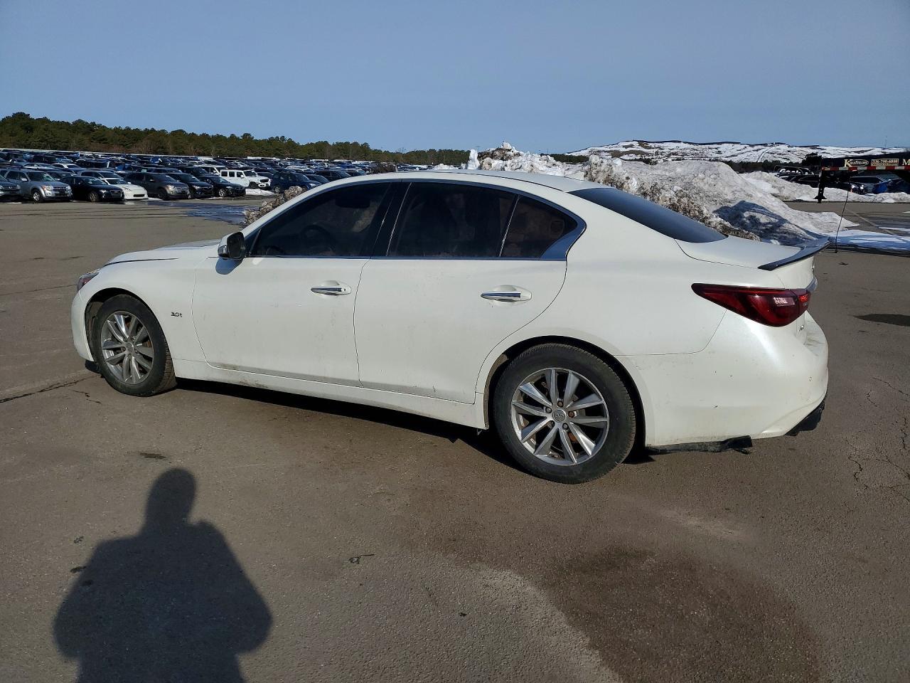 2018 Infiniti Q50 3.0T Luxe - Фото 2