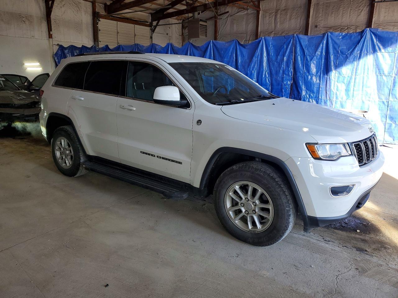 2020 Jeep Grand Cherokee Laredo - Image 4