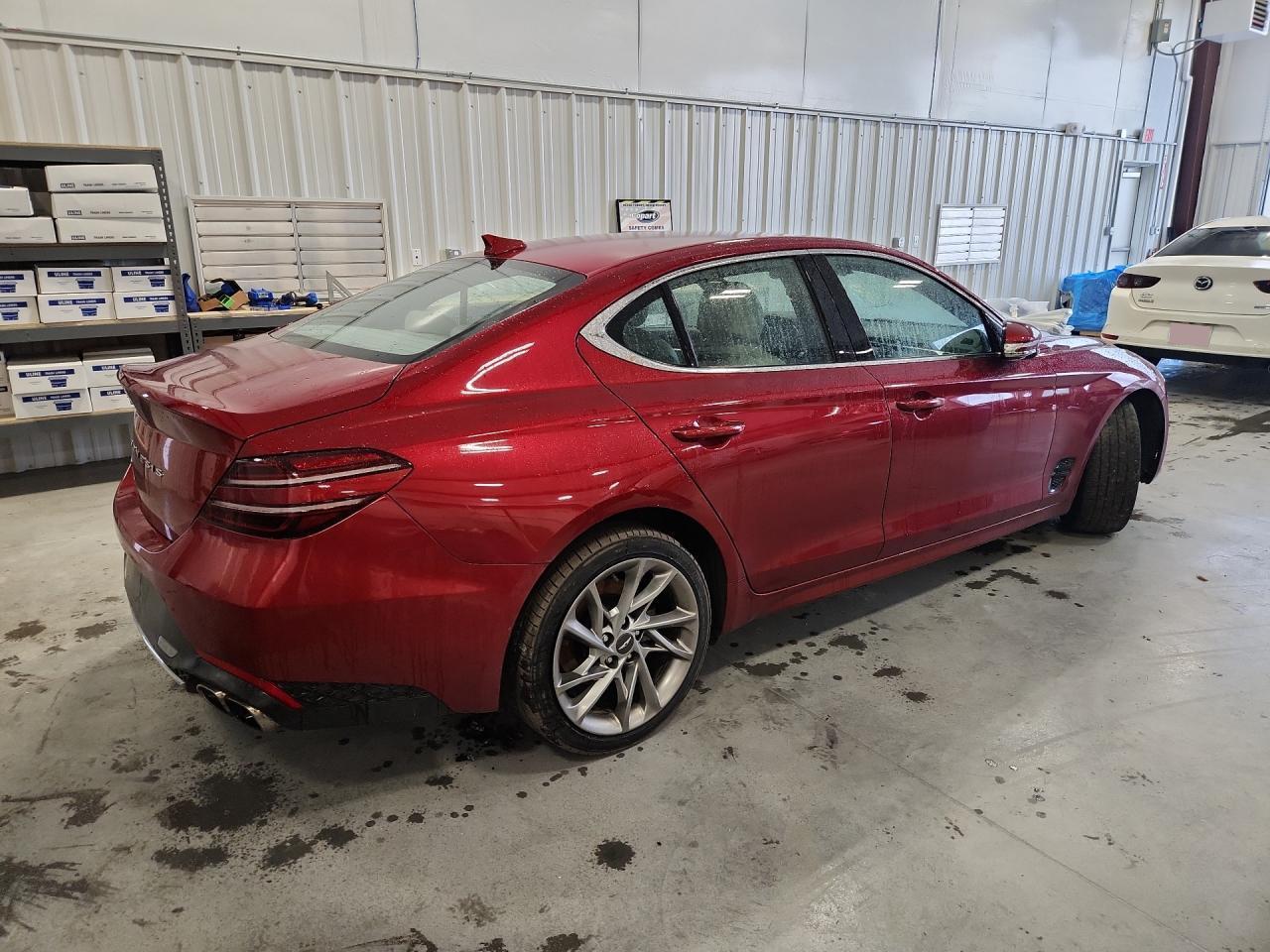 2022 Genesis G70 Base - Фото 3