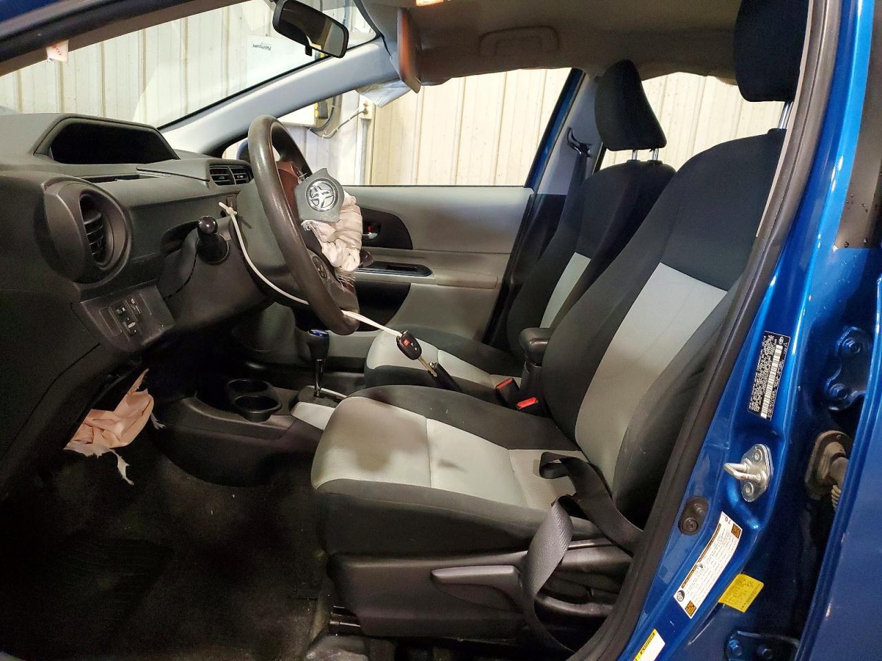 2013 Toyota Prius C Two - Фото 7