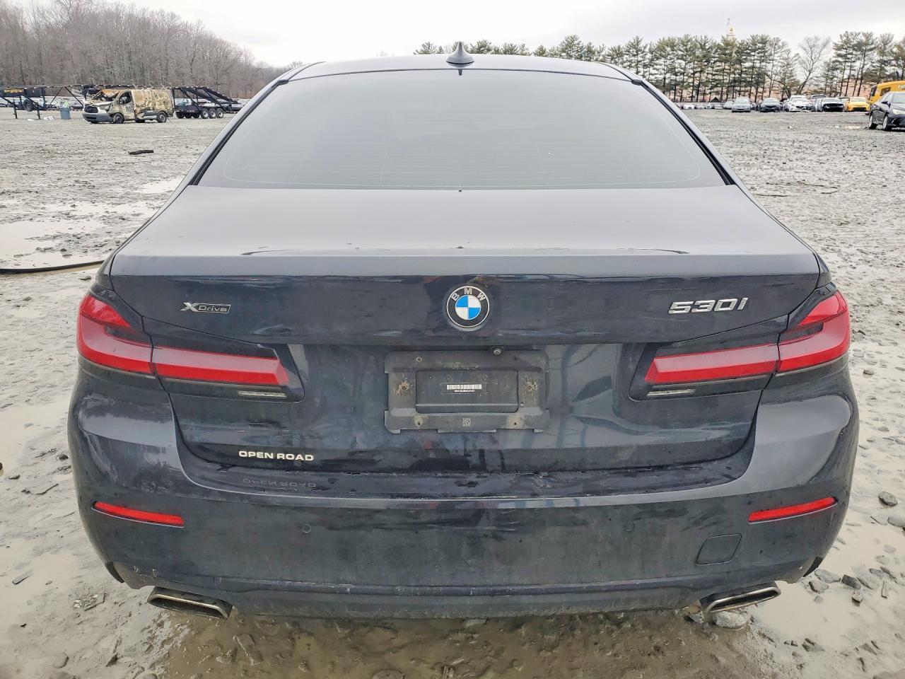 2022 BMW 530 Xi - Image 6