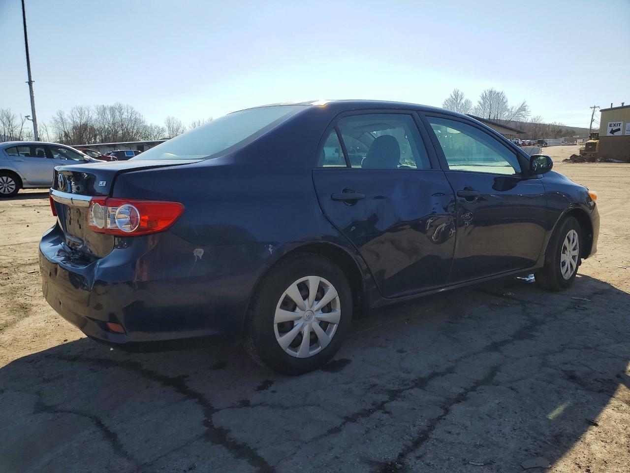 2011 Toyota Corolla Le - Image 3