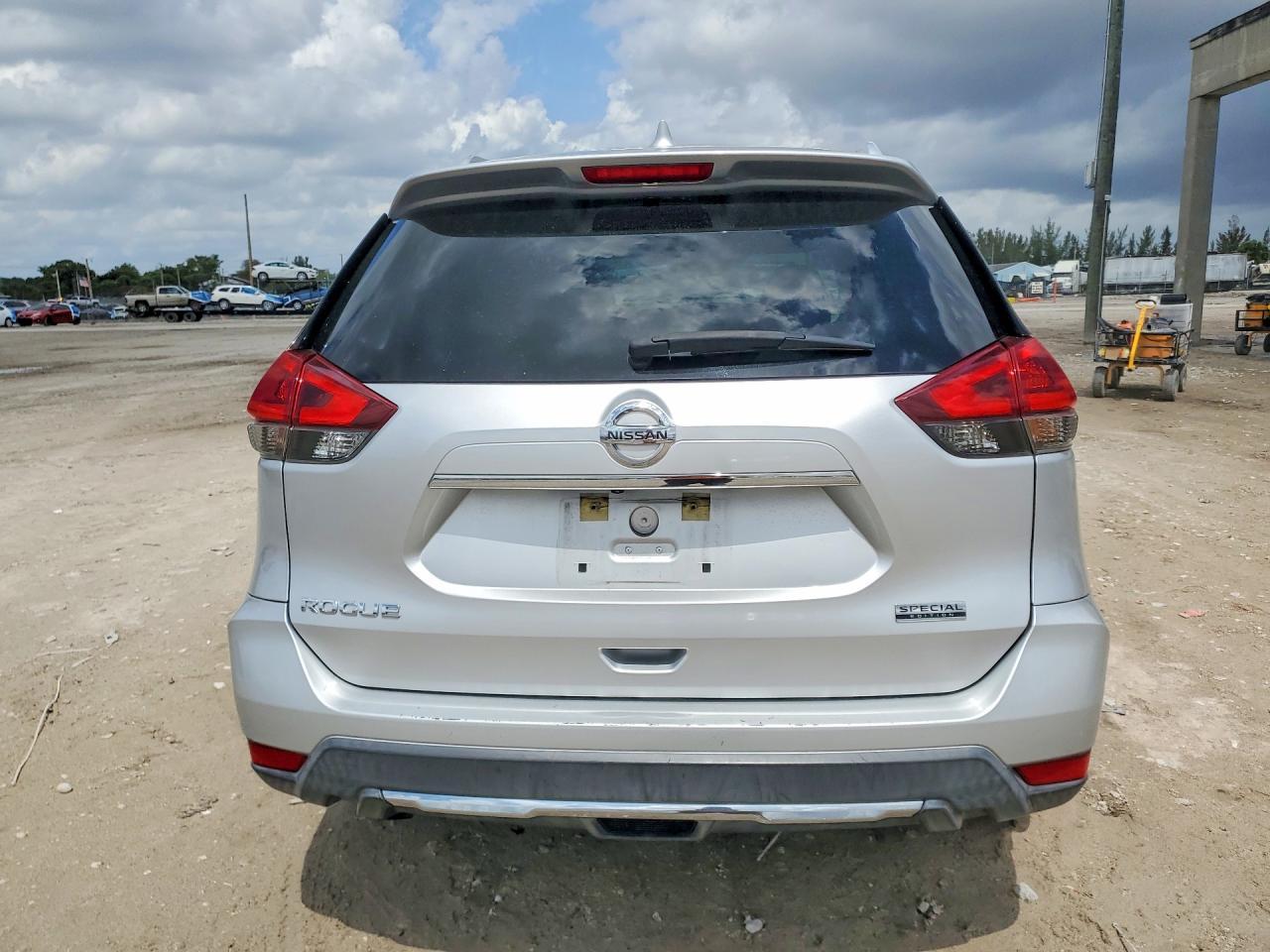 2019 Nissan Rogue S - Image 6
