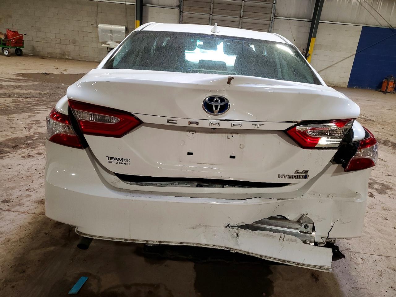 2019 Toyota Camry Hybrid Le - Фото 6