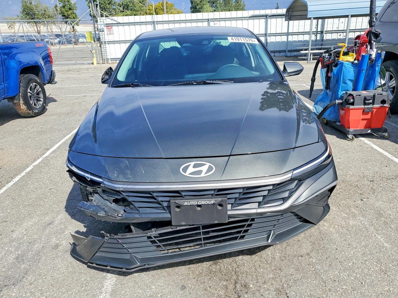 2024 Hyundai Elantra Hybrid Blue - Image 5