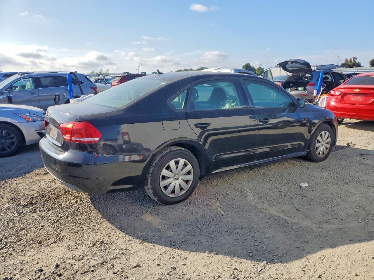 2012 Volkswagen Passat S - Image 3