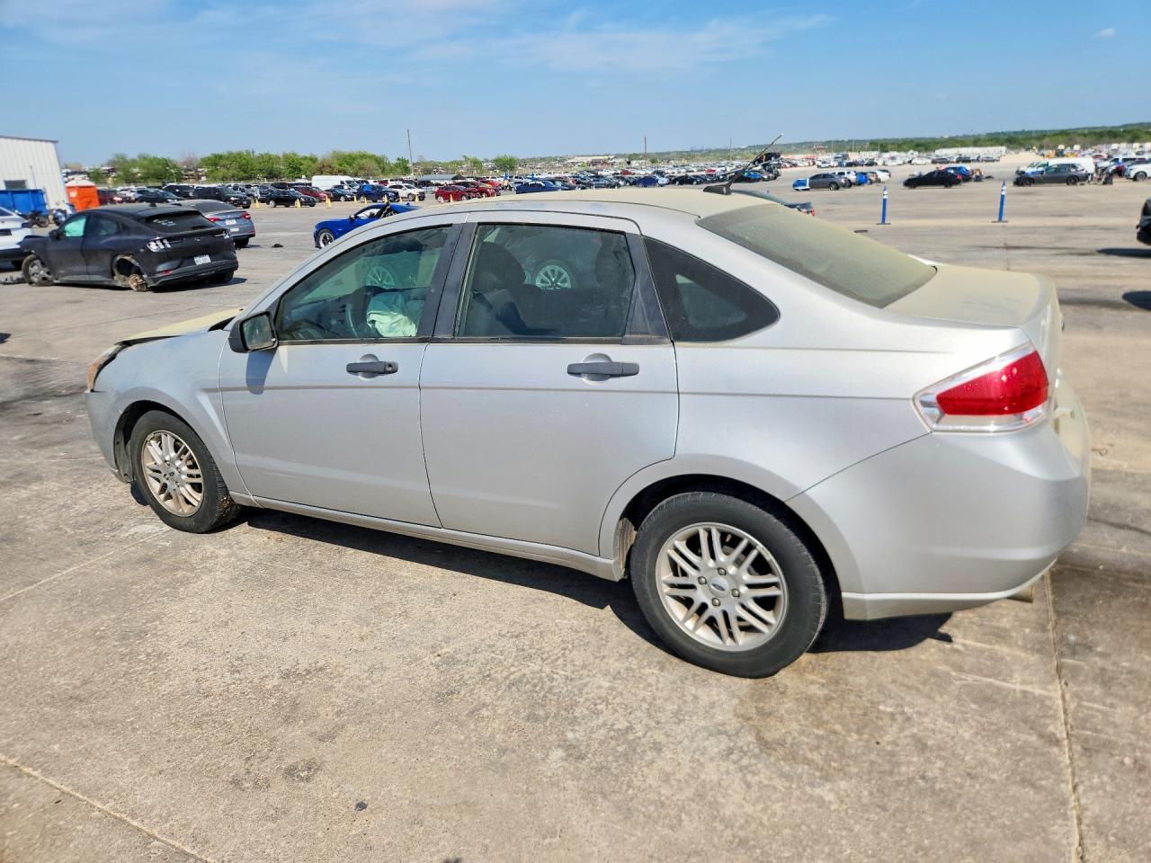 2009 Ford Focus Se - Image 2
