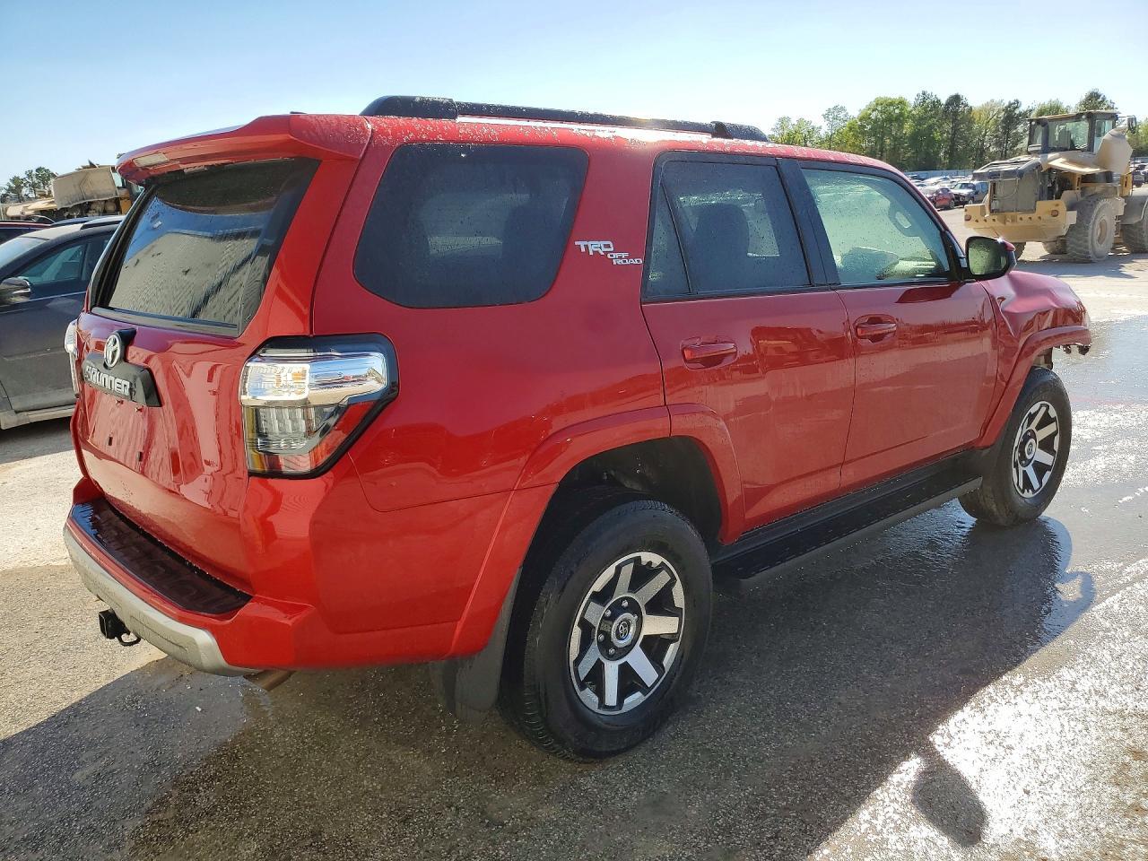 2024 Toyota 4Runner Sr5/Sr5 Premium - Image 3