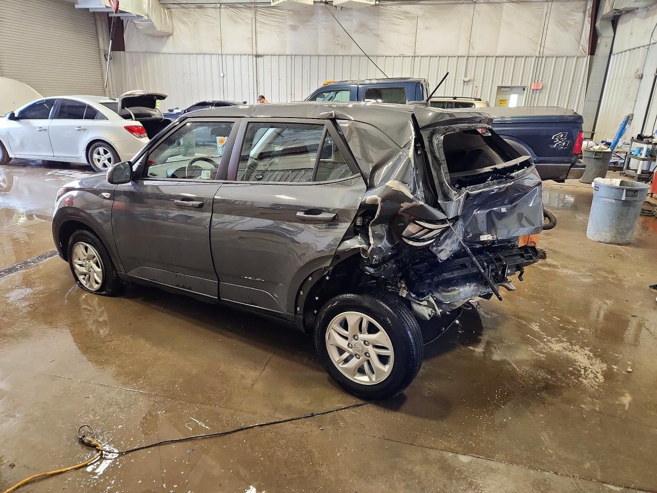 2026 Hyundai Venue Se - Image 2