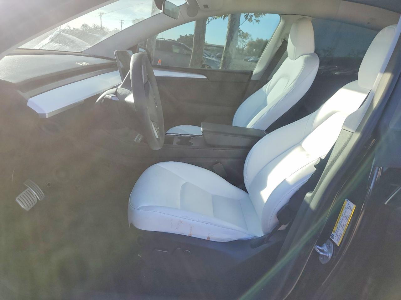 2023 Tesla Model Y - Image 7