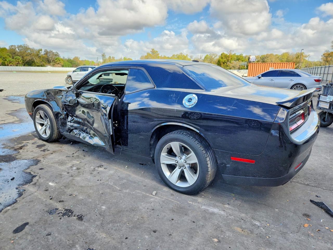 2021 Dodge Challenger Sxt - Фото 2