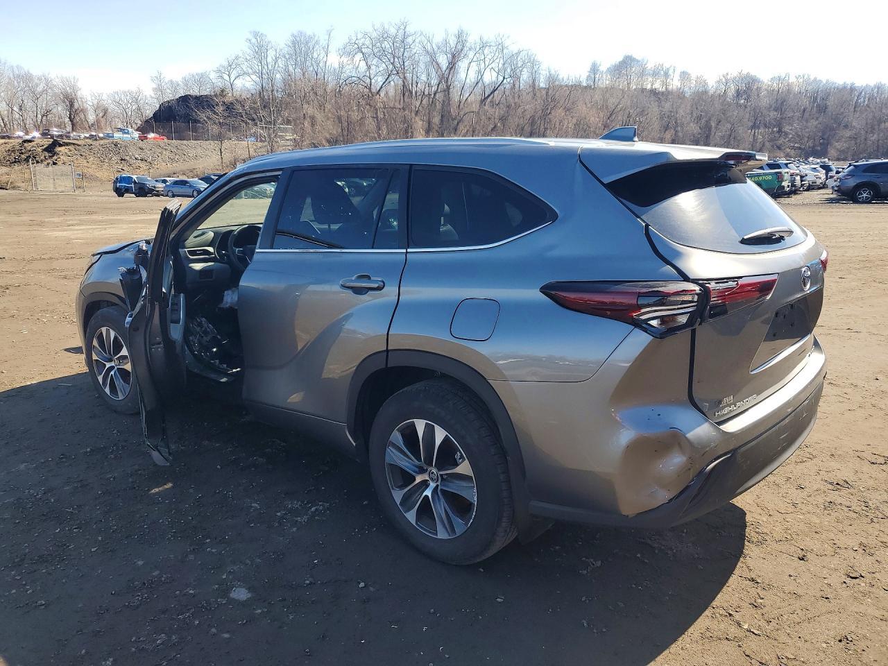 2025 Toyota Highlander Xle - Фото 2