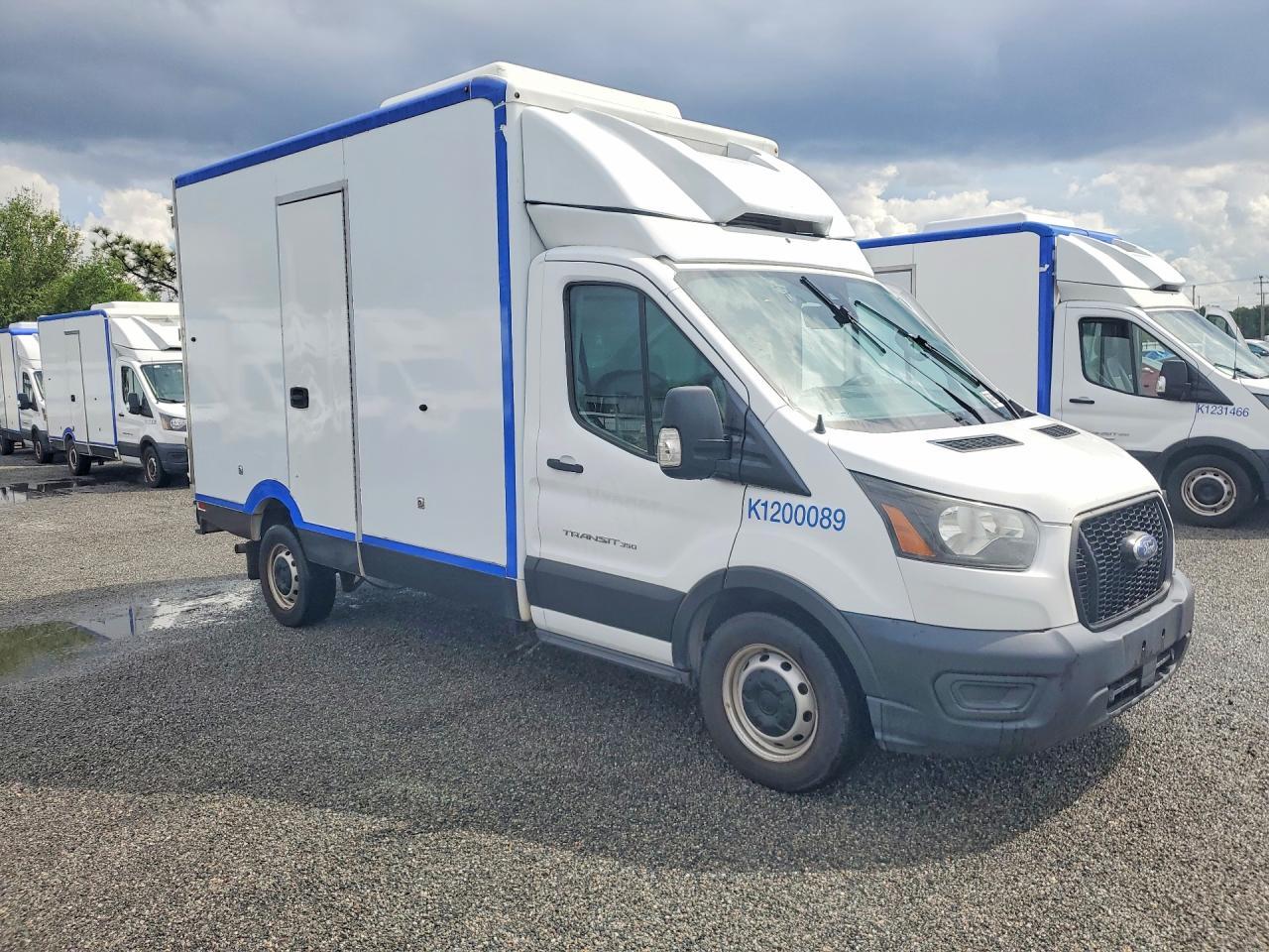 2020 Ford Transit Delivery Truck - Image 4