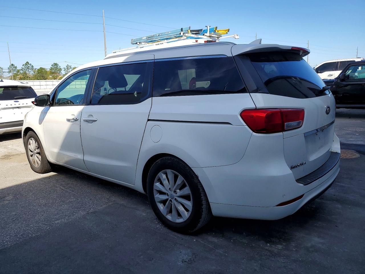 2016 Kia Sedona Ex - Фото 2
