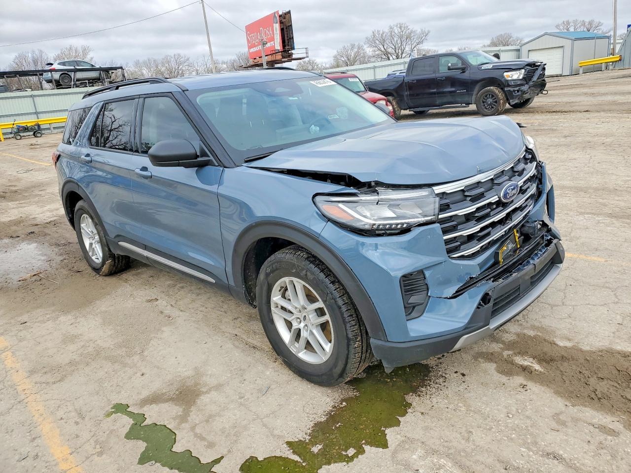 2025 Ford Explorer Active - Фото 4