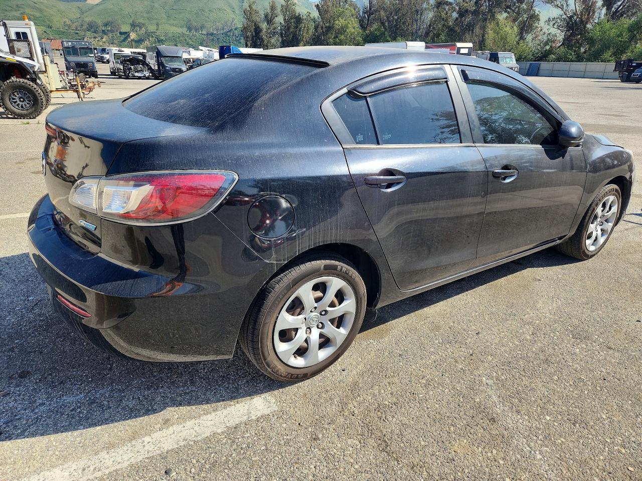 2013 Mazda 3 I - Фото 3