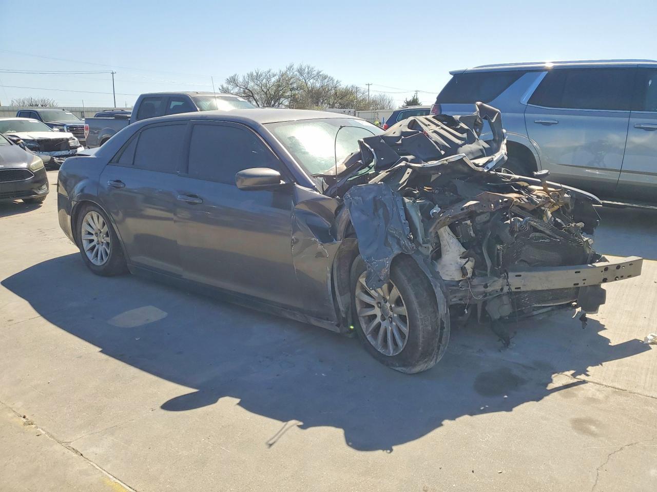 2014 Chrysler 300 - Фото 4